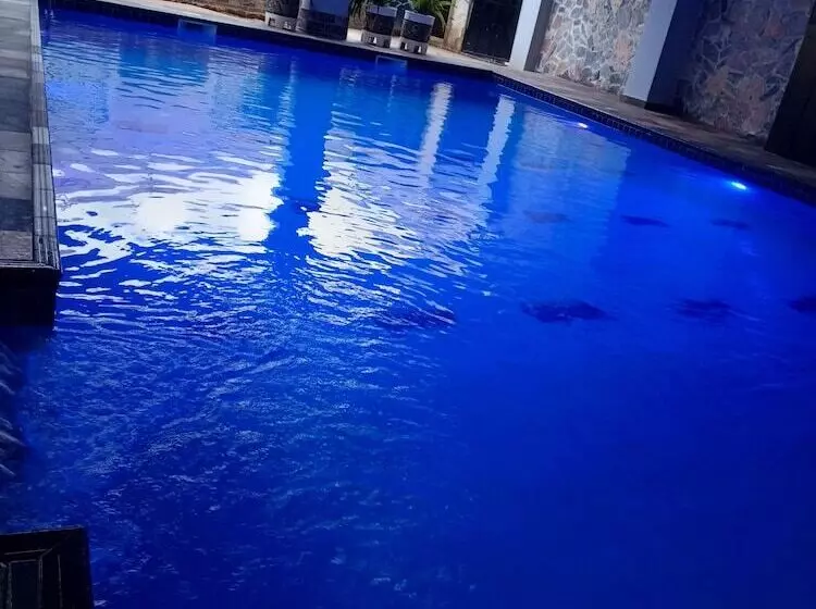 Vinpy Hotels