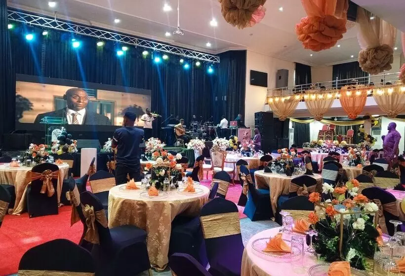 Vinpy Hotels