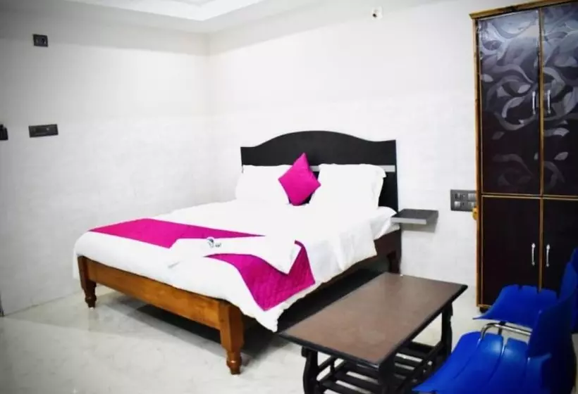 Unique Hotel & Stays