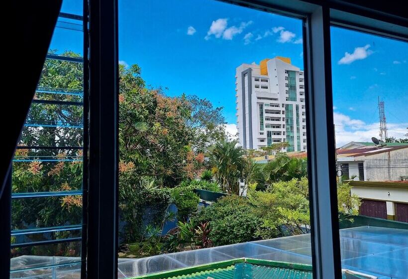 Общежитие Casa Jardin Del Mango