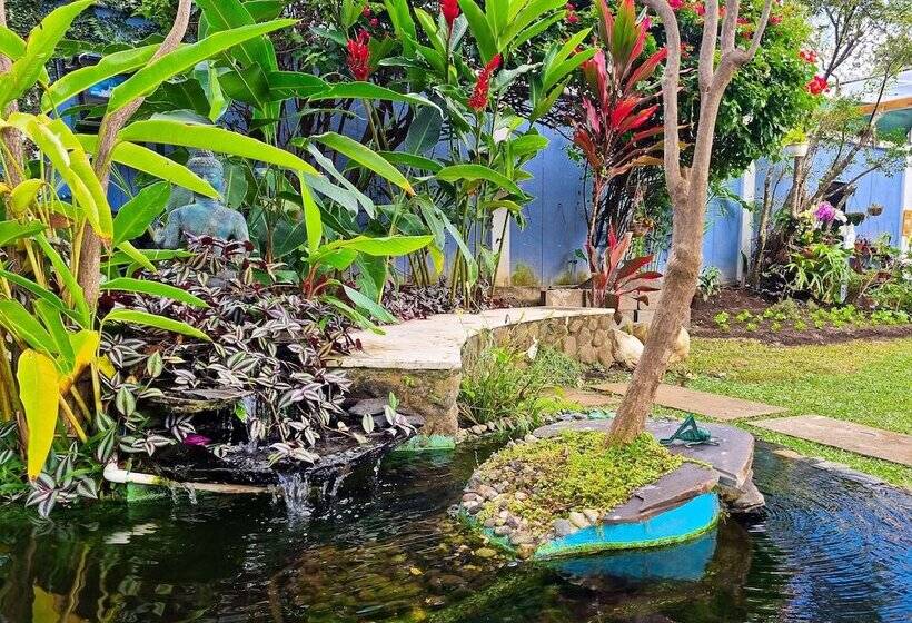 Общежитие Casa Jardin Del Mango