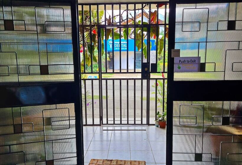 Общежитие Casa Jardin Del Mango