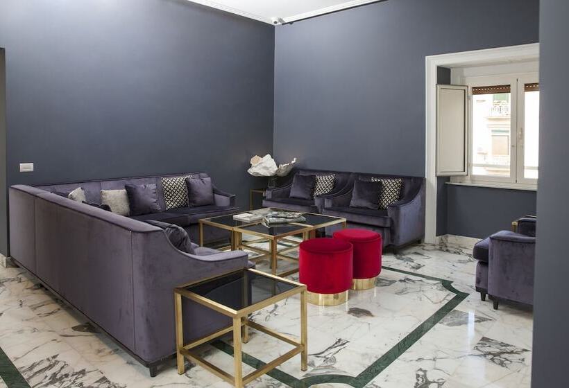 Boutique Hotel Metro 900