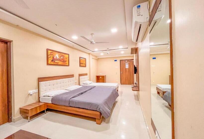 בית מלון כפרי Parkview Residency