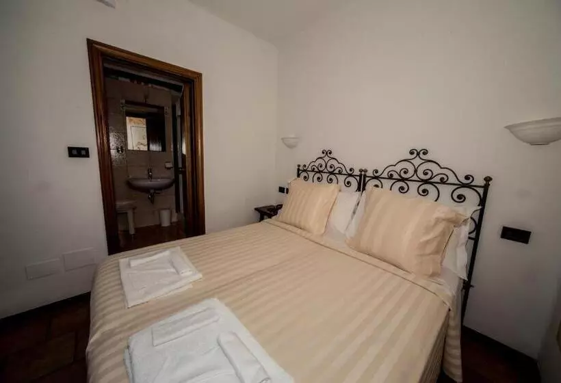 ホテル Porta Marmorea