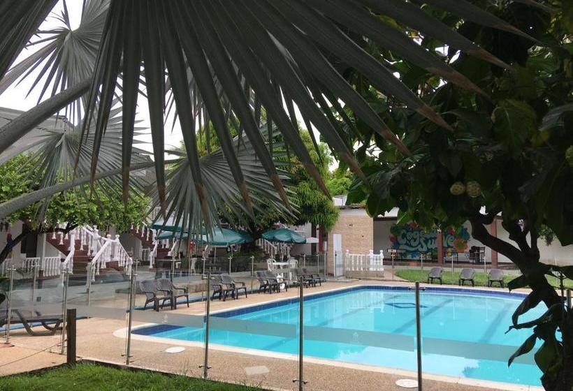 هتل Restaurante Versalles