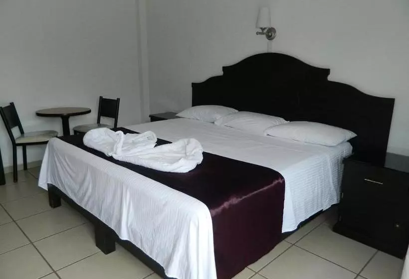 ホテル Terrazas Inn