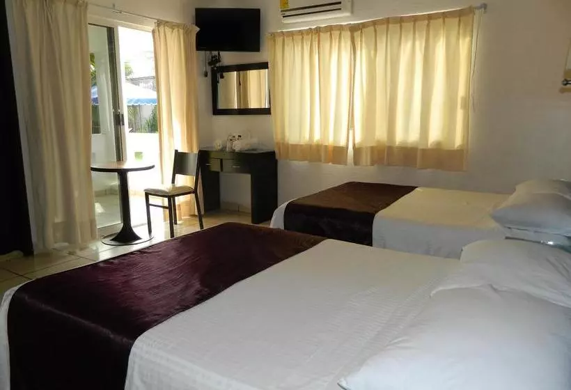 ホテル Terrazas Inn