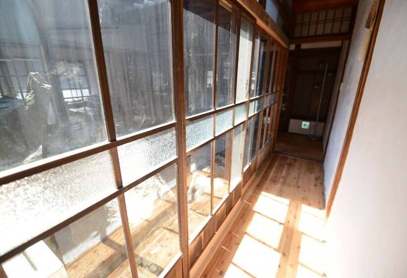 Taketa Ekimae Hostel Cue