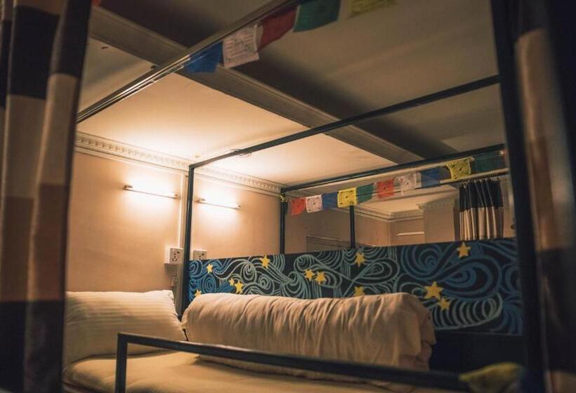 هاستل Wander Thirst