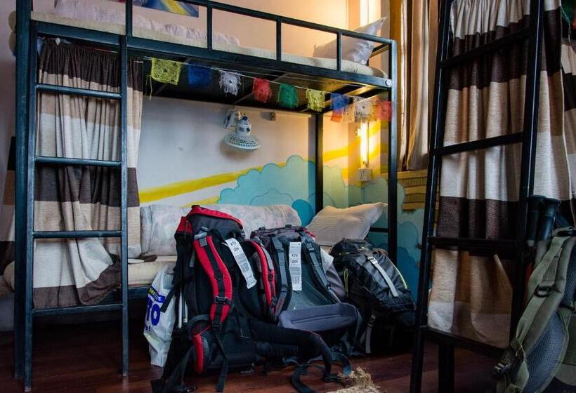 هاستل Wander Thirst