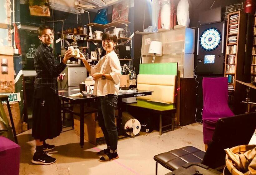 هاستل Wontonmeen