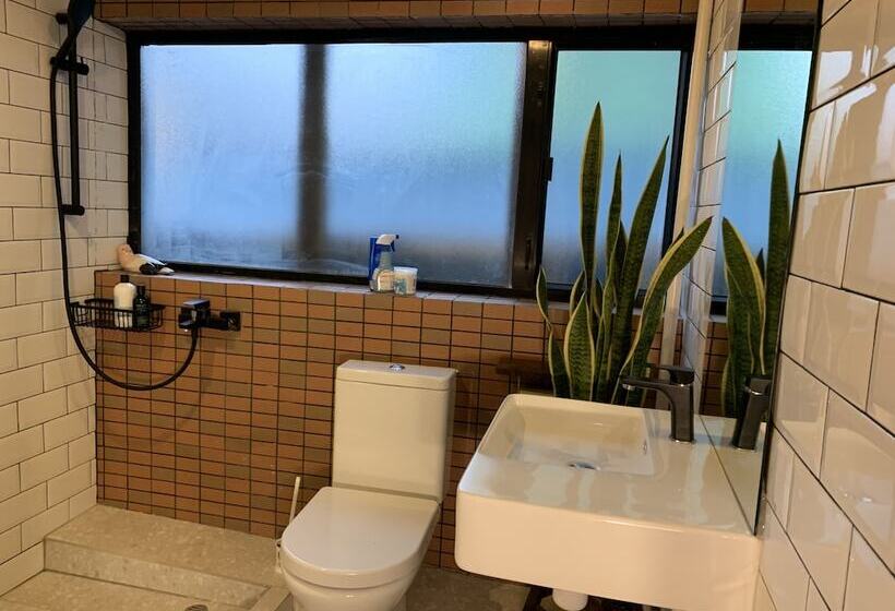 هاستل Wontonmeen