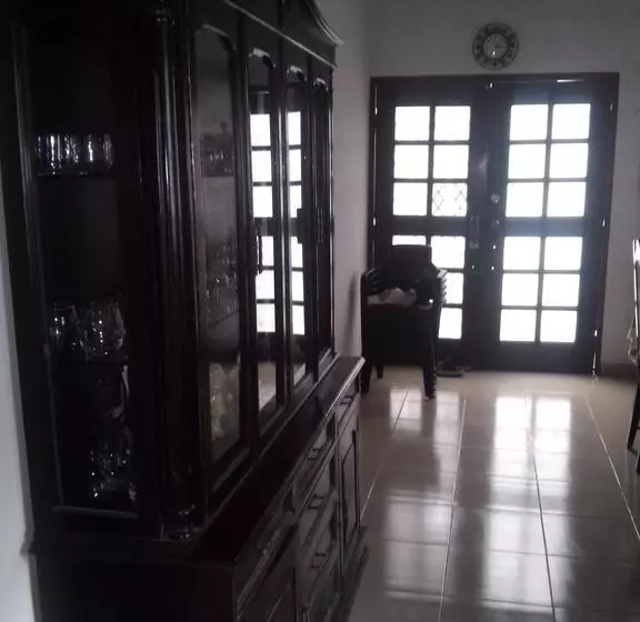 تختخواب و صبحانه Dondejosé