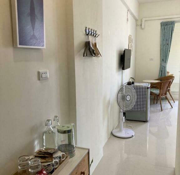 تختخواب و صبحانه Feng Su