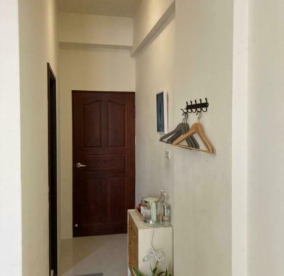 تختخواب و صبحانه Feng Su