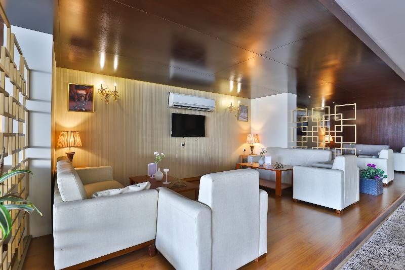 ホテル Capital O 338 Asian