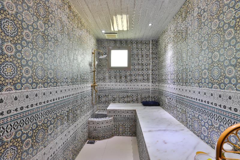 ホテル Capital O 338 Asian