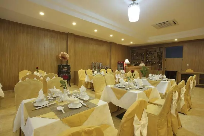 هتل Red Palace