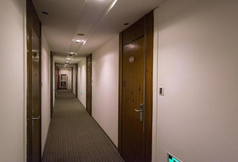 Hotel 7 Days Inn Hami Baofeng Market