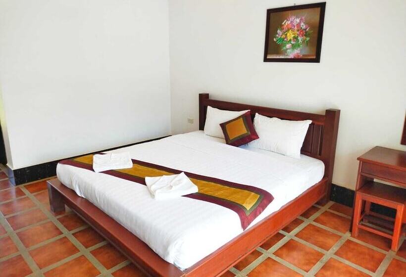 Vang Vieng Savanh Sunset View Resort