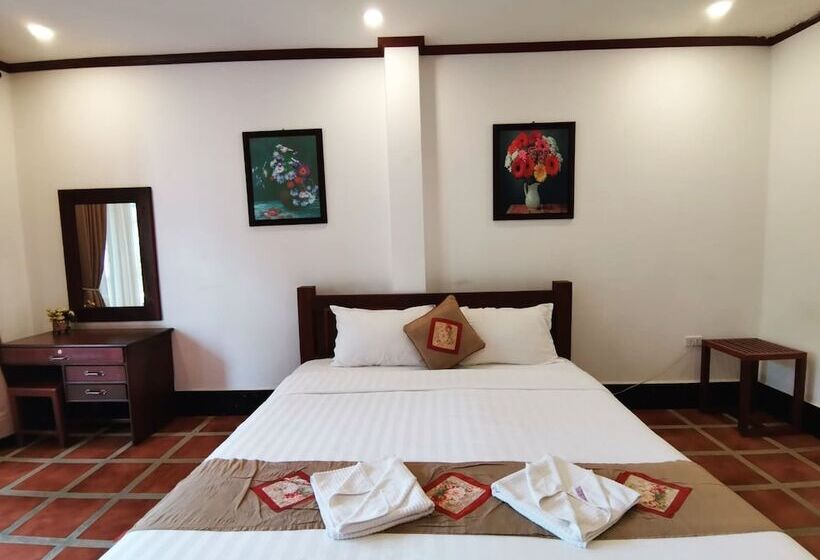 Vang Vieng Savanh Sunset View Resort