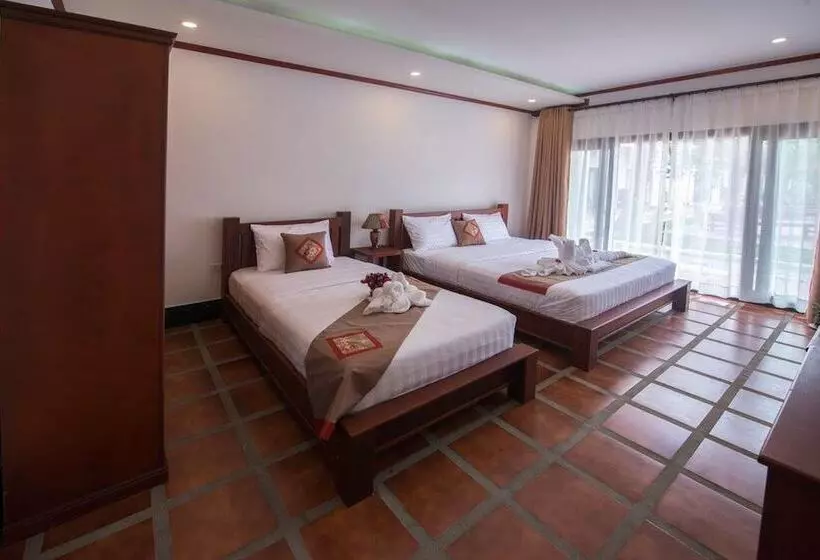 Vang Vieng Savanh Sunset View Resort