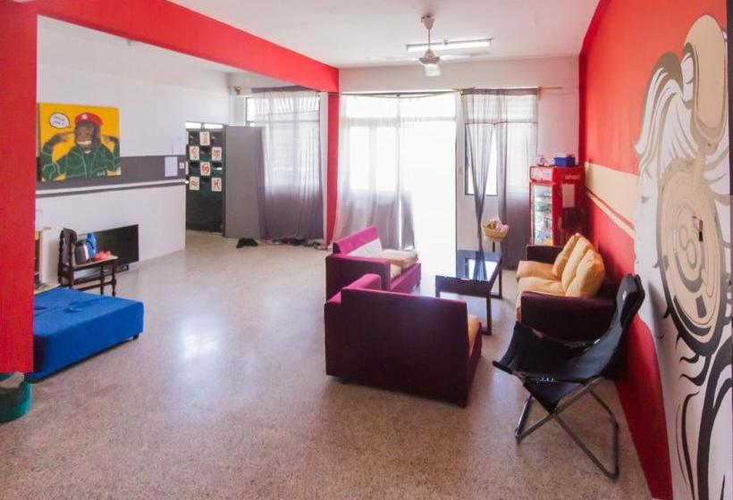 هاستل Backpackers @ Beacon Kch