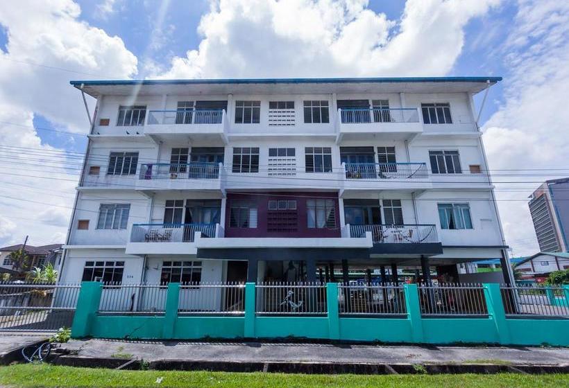 هاستل Backpackers @ Beacon Kch