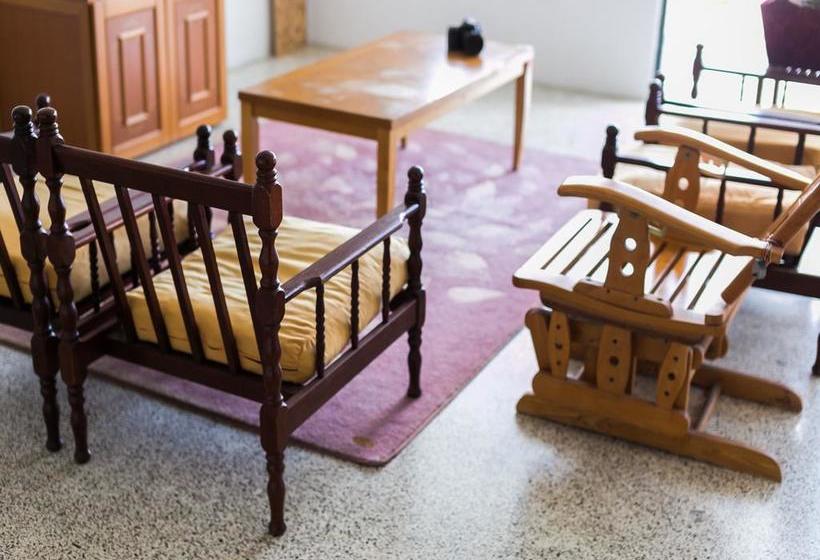 هاستل Backpackers @ Beacon Kch