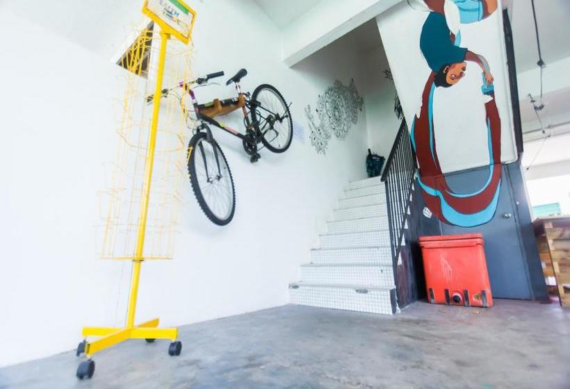 هاستل Backpackers @ Beacon Kch