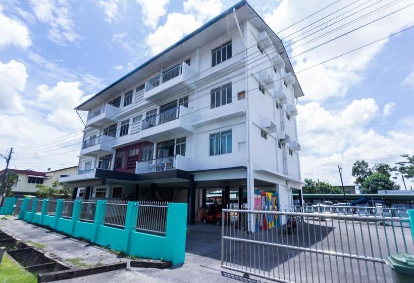 هاستل Backpackers @ Beacon Kch