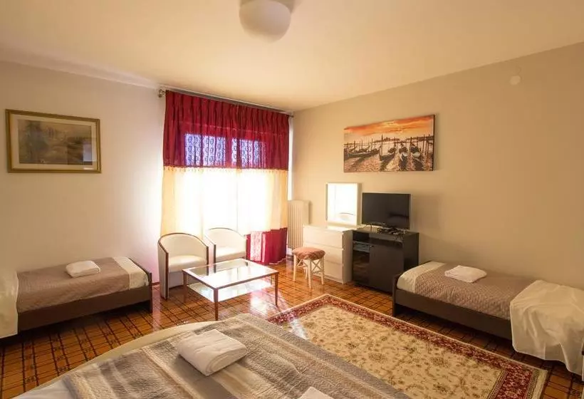تختخواب و صبحانه Dreambnb