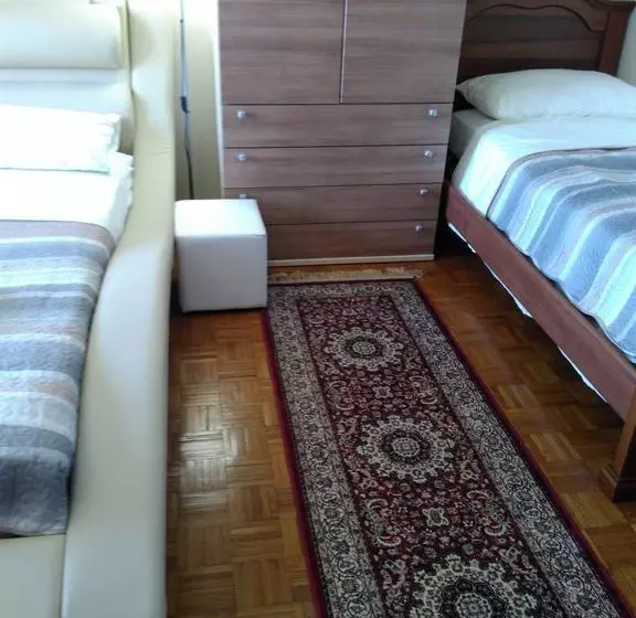 تختخواب و صبحانه Dreambnb