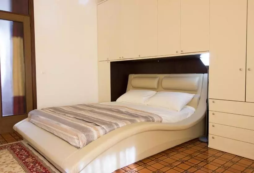 تختخواب و صبحانه Dreambnb