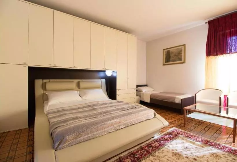 تختخواب و صبحانه Dreambnb