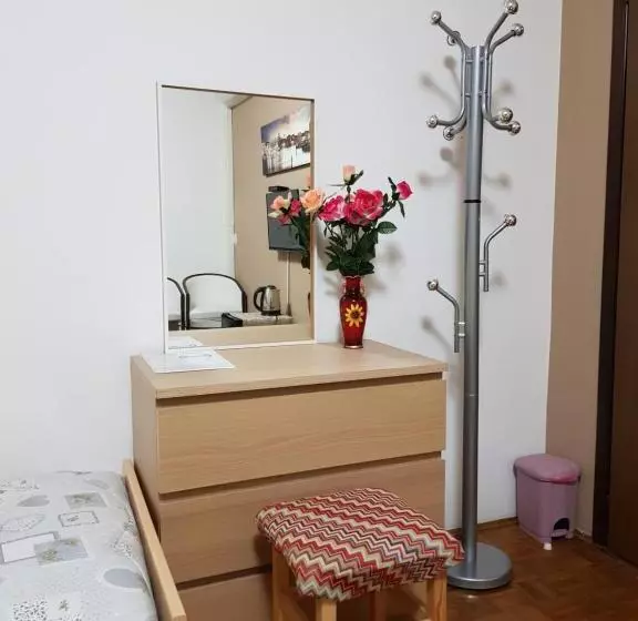 تختخواب و صبحانه Dreambnb