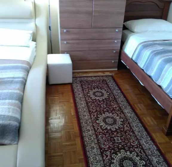 تختخواب و صبحانه Dreambnb
