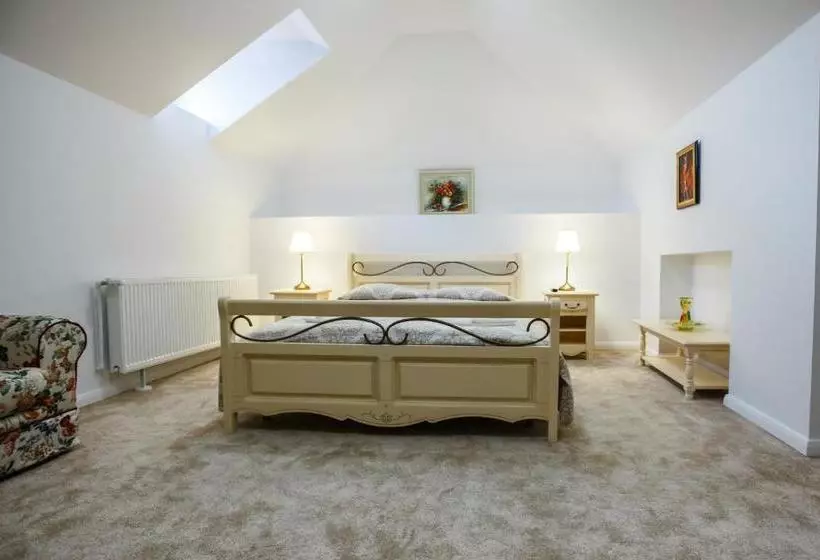 تختخواب و صبحانه Maisonette Apartments