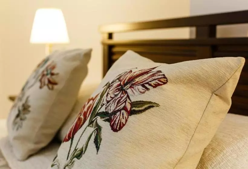 تختخواب و صبحانه Maisonette Apartments