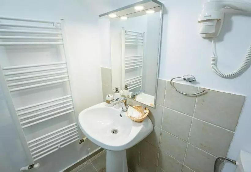 تختخواب و صبحانه Maisonette Apartments