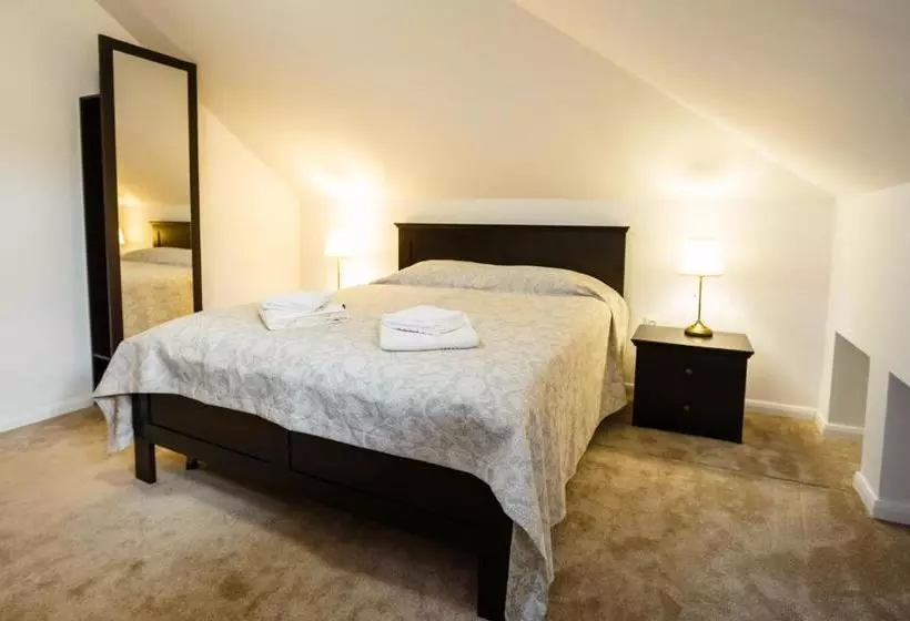 تختخواب و صبحانه Maisonette Apartments