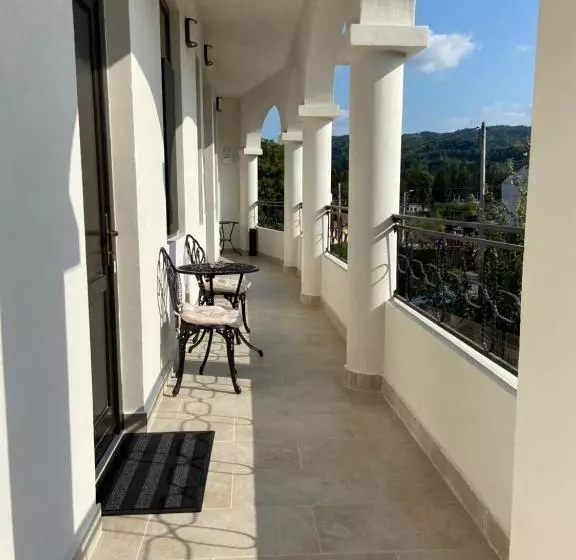 تختخواب و صبحانه Maisonette Apartments