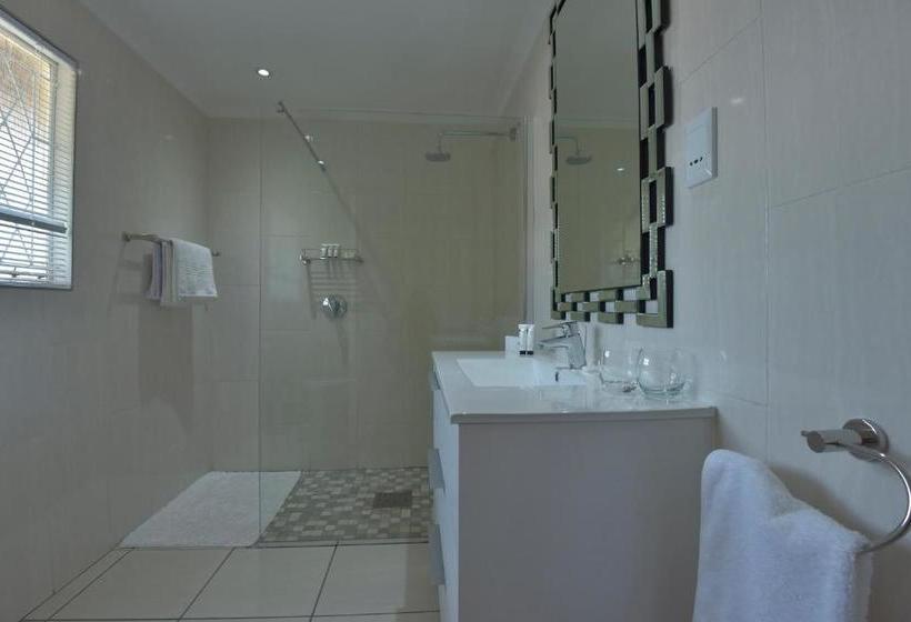 민박 Sunset On Cheshire