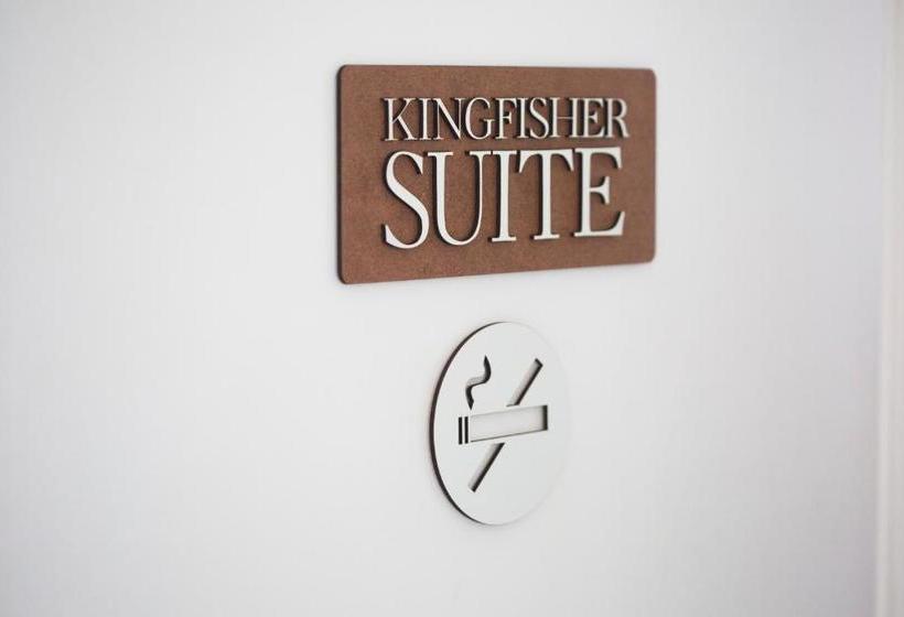 민박 Sunset On Cheshire