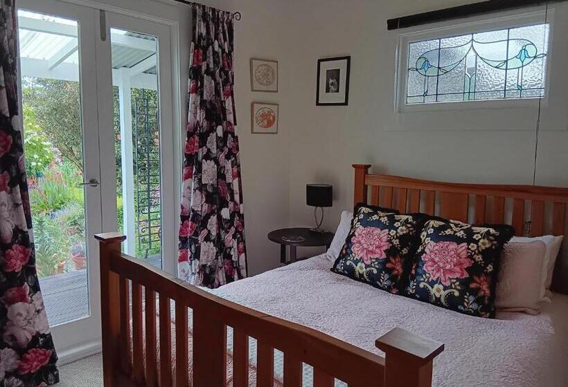 Folster Gardens Bed And Breakfast