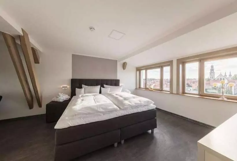 Hotelli Luxus Hostel Rabe