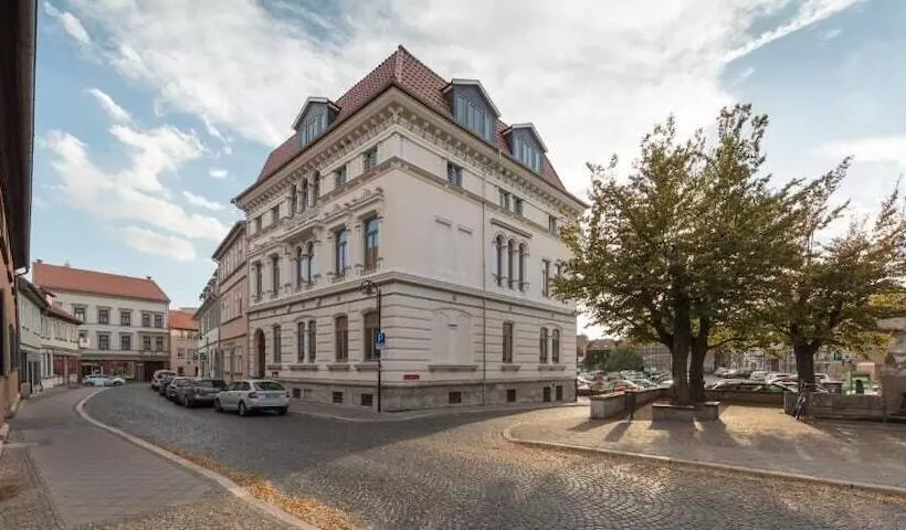 Hotelli Luxus Hostel Rabe