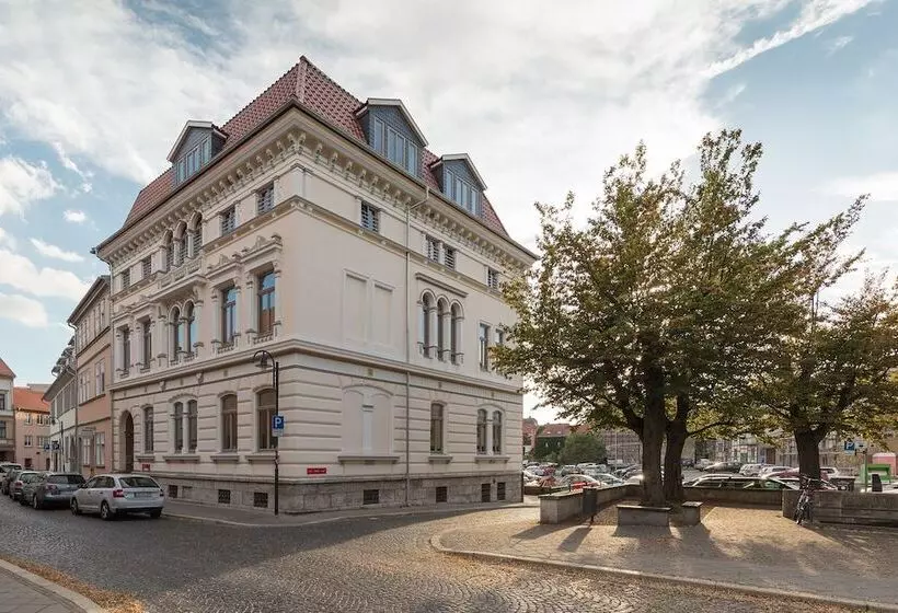 Hotelli Luxus Hostel Rabe