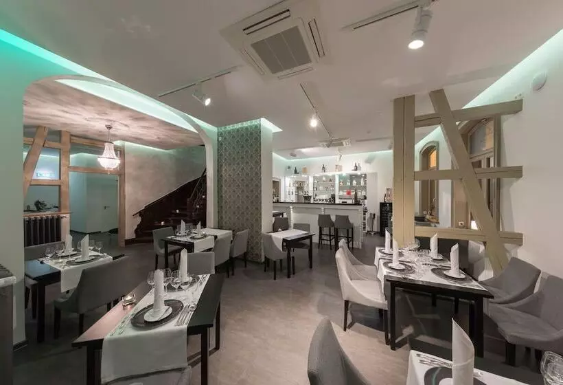 Hotelli Luxus Hostel Rabe